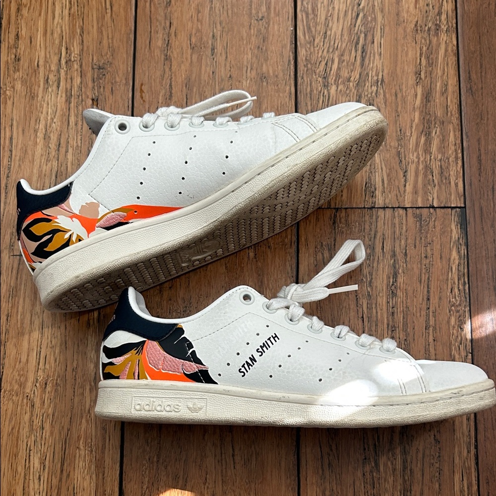 Women’s Adidas Stan Smith sneakers White “Legend Ink Orange” size 7.5 US